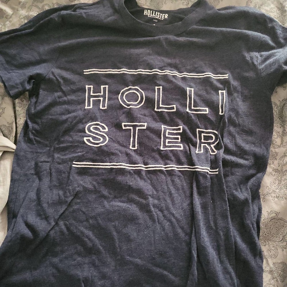 hollister shirt